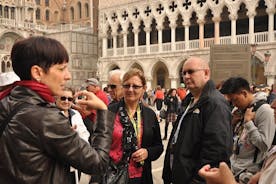 ドゥカーレ宮殿とサン・マルコ寺院への優先入場を含むヴェネツィア一日グランドツアー