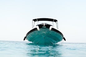 スキアトス島周辺のプライベート ボート クルーズ