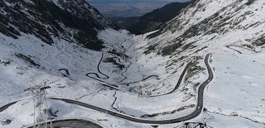 Transfăgărăřan 道路と雪のアクティビティ、小グループ最大 8