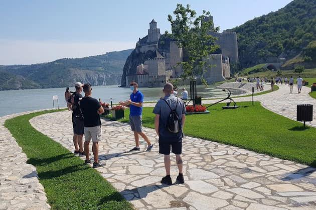Ao longo do Danúbio: excursão de um dia à Fortaleza de Golubac e ao Desfiladeiro do Portão de Ferro saindo de Belgrado
