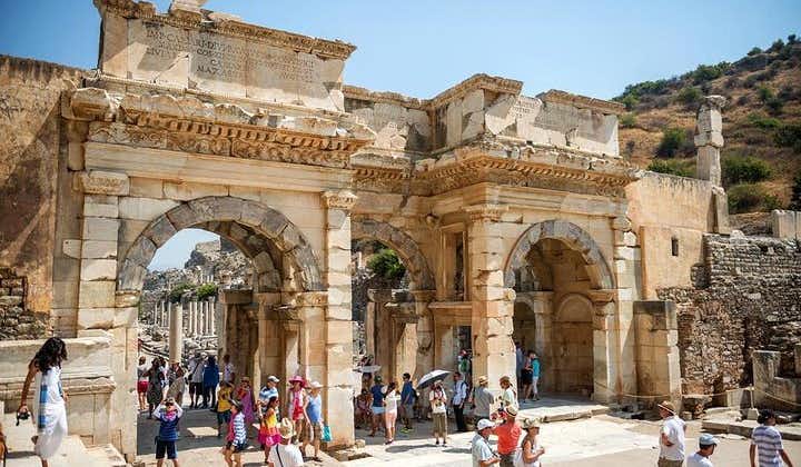 Excursión a la antigua Éfeso con la casa de la Madre de María y visita al antiguo pueblo de Sirince con degustación de vinos