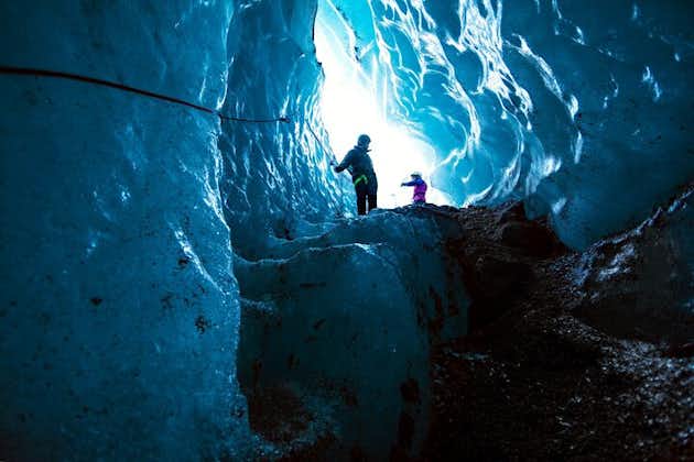 Skaftafell冰洞和冰川远足