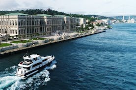 Bosporus Yacht Cruise med mellemlanding på den asiatiske side - (morgen eller eftermiddag)