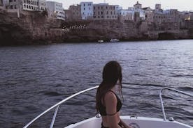 Tour by boat to discover the Polignano Caves