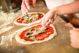 Clase de Cocina de Pizza con Chef Maestro en Nápoles