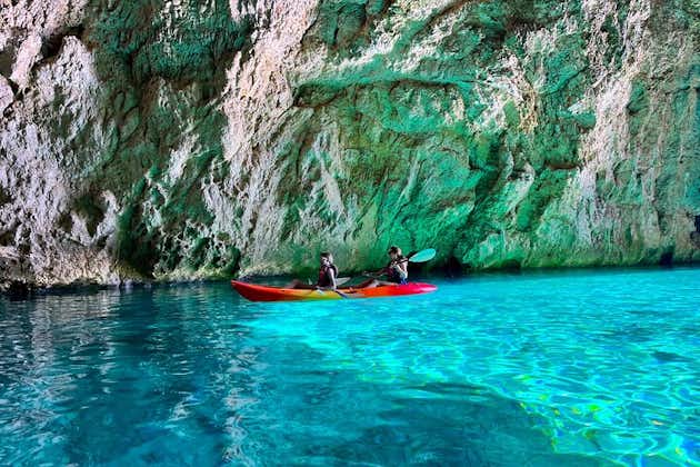 Cova dels Orguens: tour de exploración de cuevas en kayak y snorkel en Jávea