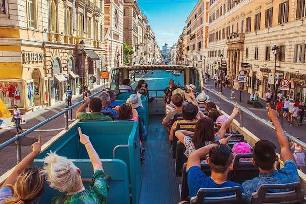 Erkunden Sie die Ewige Stadt mit dem Panoramabus und besuchen Sie das Kolosseum an einem Tag