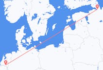 Flyrejser fra Sankt Petersborg, Rusland til Eindhoven, Holland