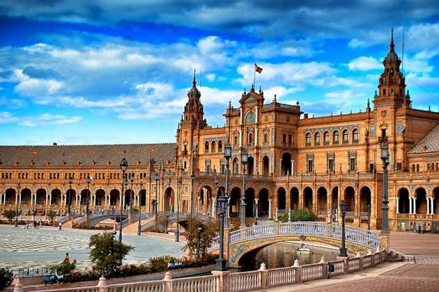 Sevilla Half-Day Tour with Alcazar & Cathedral (Skip-the-line)