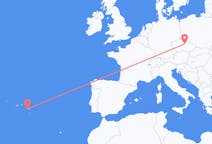 Fly fra Ponta Delgada til Pardubice