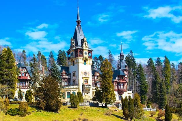 Tagesausflug zum Schloss Bran, Schloss Peles und Brasov von Bukarest