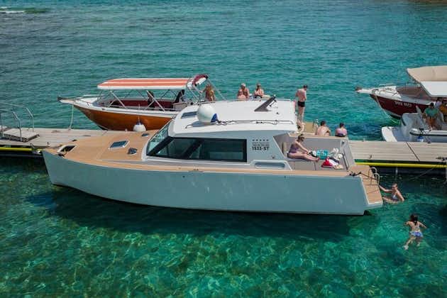 Luksusbåd - Heldagssejltur fra Split med ø-hop, Den Blå Grotte, Hvar og Vis 