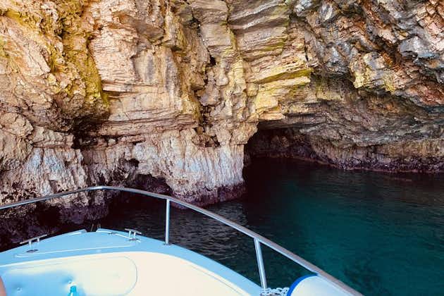 Visite en bateau des grottes de Polignano a Mare avec apéritif