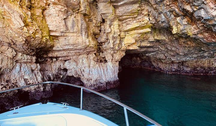 Boat tour of the Polignano a Mare caves with aperitif