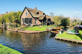 VIP Private tour Giethoorn and Keukenhof with Transportation