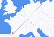 Flights from Pau, Pyrénées-Atlantiques, France to Szczecin, Poland