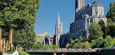 Private tour of Lourdes and the three sacred temples 