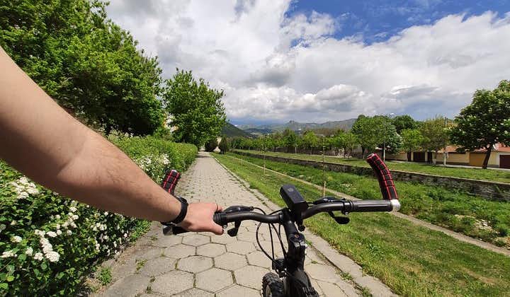 Tour privato della città di Sofia in bici