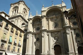 Katedral och kungliga kapellet i Granada från Cordoba