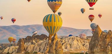 Excursão de 2 dias com tudo incluído na Capadócia saindo de Istambul com voo de balão opcional
