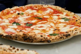 Privat pizza & Tiramisu-klass på ett Cesarina-hem med provsmakning i Asti