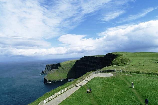 Cliffs of Moher landkönnuður dagsferð frá Limerick. Leiðsögn.