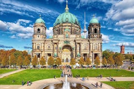 Private 4-hour walking tour of Berlin with official tour guide