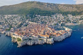 Transferência privada de Sibenik para Dubrovnik, motorista local que fala inglês