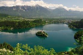 Bled-järven ja Ljubljanan kierros Piranista tai Portorozista tai Izolasta