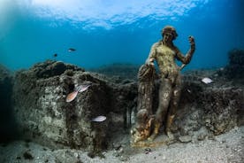 Probieren Sie Scuba Dive in den römischen Unterwasserruinen in Baia von Neapel aus