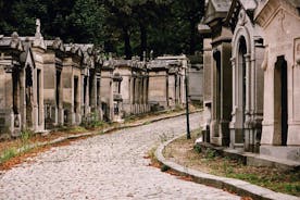 Excursão a pé guiada pelo cemitério Pere Lachaise - Semi-Private 8ppl Max