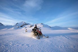 Gita al Cerchio d'oro e giro in motoslitta sul ghiacciaio Langjökull