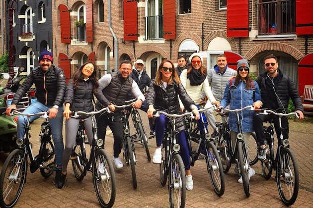 Amsterdam Bike Tour: Highlights and Hidden Gems