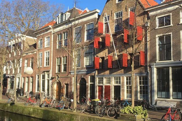 Faites du vélo à travers Delft! Culturellement détendu avec un guide professionnel!