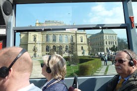 Circuit historique en bus panoramique à Prague