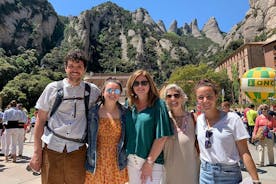 Montserratin yksityinen kiertue, köysirata ja piknik junalla