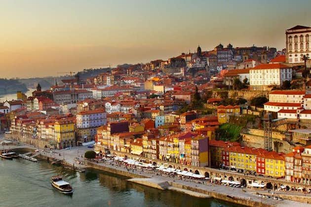Traslado privado de Lisboa a Oporto con paradas en el camino