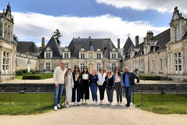 Excursión para grupos pequeños a los castillos de Chambord y Chenonceau con almuerzo en un castillo privado desde la ciudad de Tours
