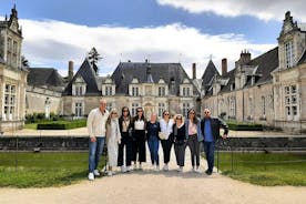 Tour per piccoli gruppi dalla città di Tours per Chambord e Chenonceau e pranzo in un castello privato