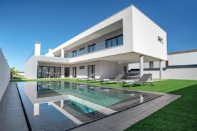 V5 Villa Emma - Luxury 5 bedroom villa in Alvor with private Pool and Jacuzzi