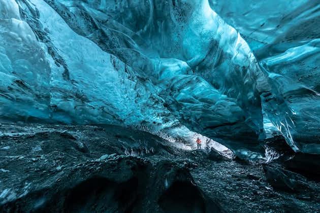 冰岛宝藏 - 冰洞发现