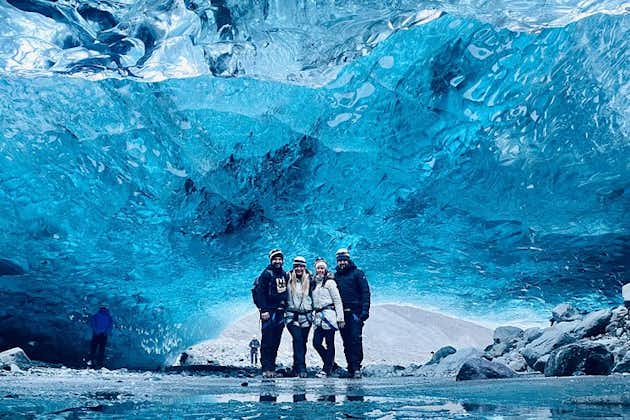 Luonnollinen sininen jääluolaretki Vatnajökull-jäätikölle Jökulsárlónista