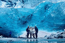 Visite de la grotte de glace bleue naturelle du glacier Vatnajökull depuis Jökulsárlón