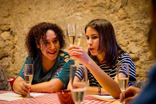 在巴塞罗那附近的当地酒庄创造您自己的卡瓦酒体验
