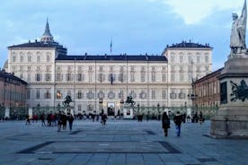 Turin: Royal Palace & city tour guided experience
