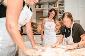 Deel je Pasta Love: kleine groep Pasta en Tiramisu-klasse in San Gimignano
