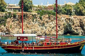 Bådtur 4,5 timers piratkrydstogt med overførsel og frokost fra Hersonissos