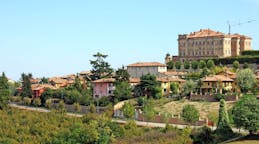 Vacation rental apartments in Guarene, Italy