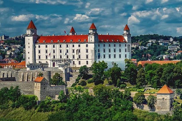Private Transfer from Budapest to Bratislava with 2h of Sightseeing