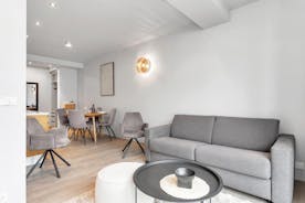 Modern, Stylish & Comfortable Apartment